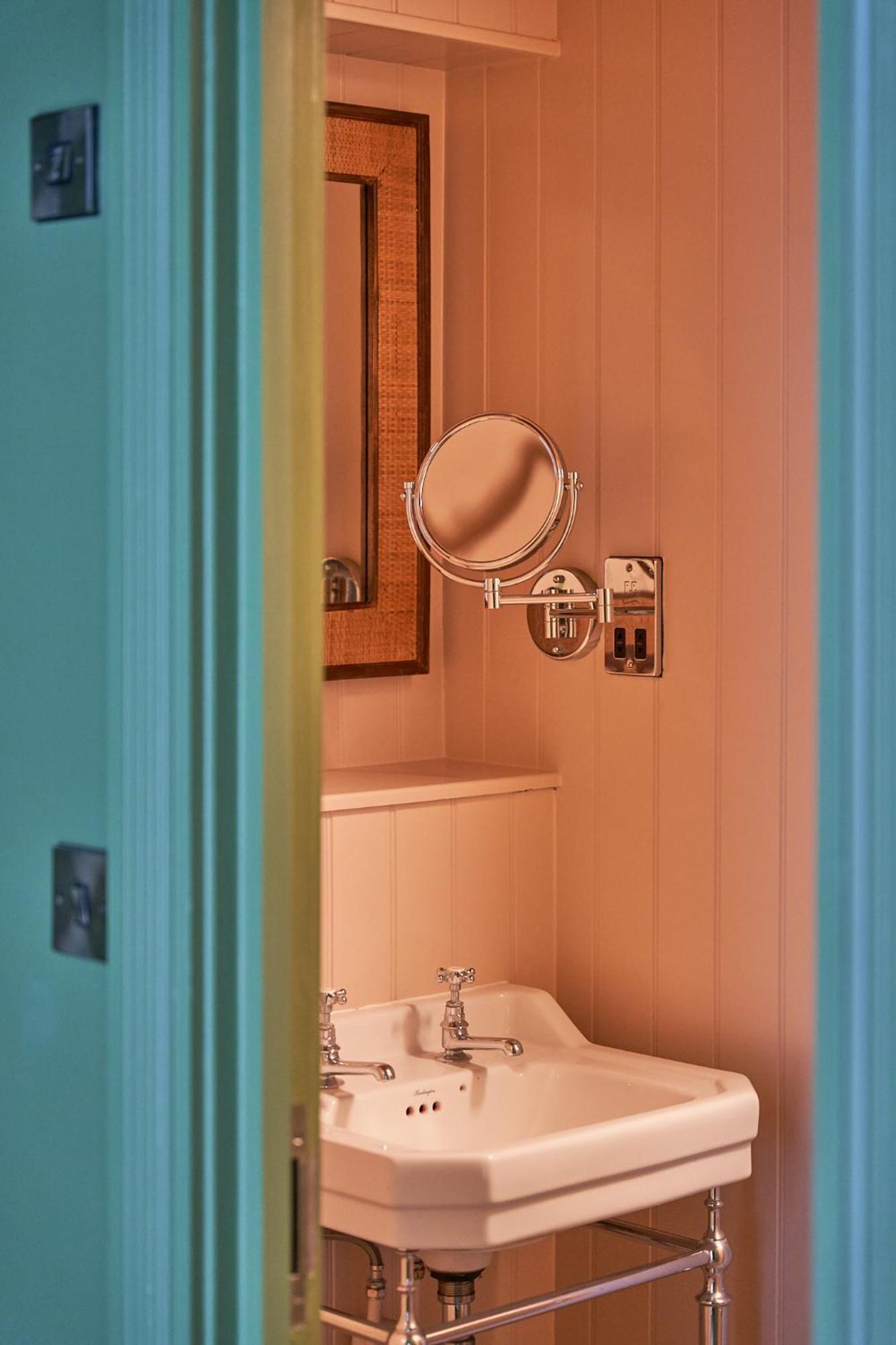 The White Horse Hotel Dorking Luaran gambar